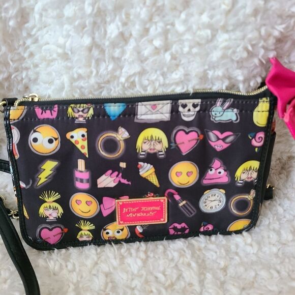 Betsey Johnson Emoji Mini Crossbody Purse with Bow 🌿 - Picture 2 of 8